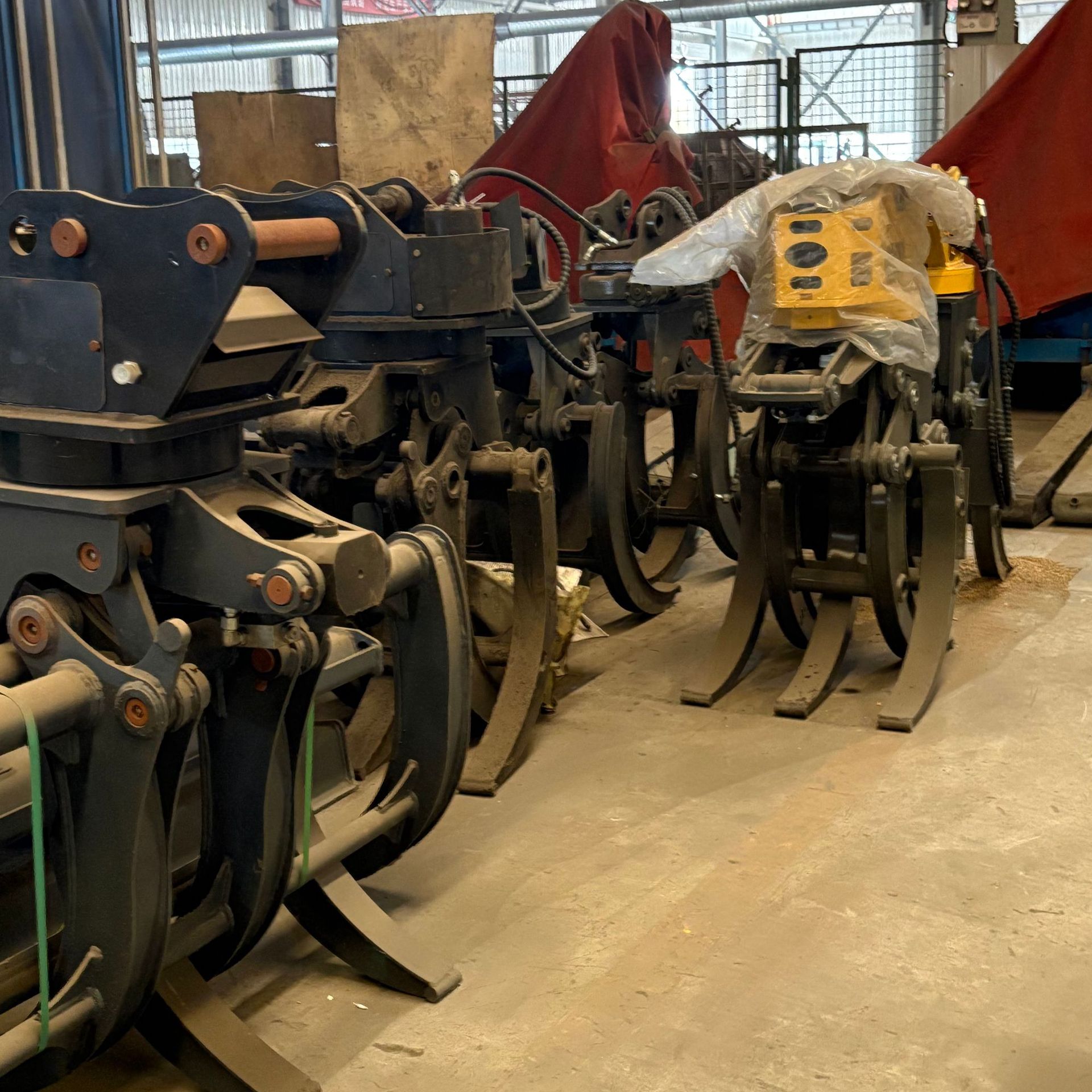 四轮勾机斗轮式挖机75型农田挖沟用130吨轮式挖机工程大挖机