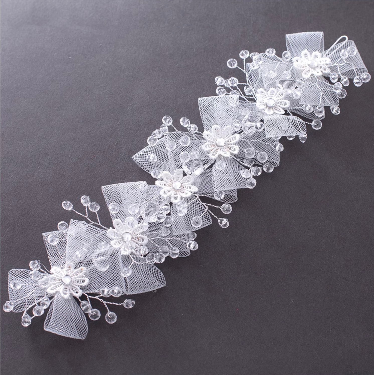 白色蝴蝶网花环