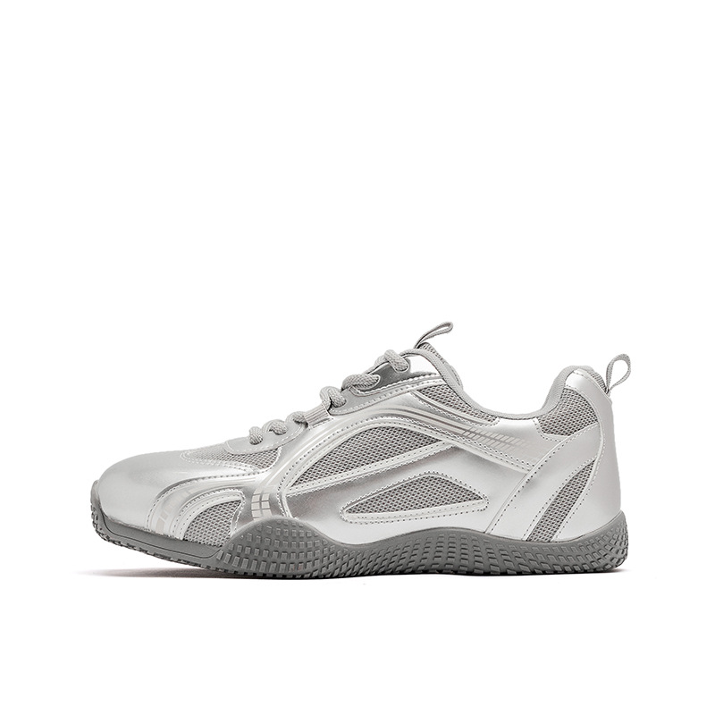 Zapatos de entrenamiento de plata de Augu Shi Deng para mujeres 2025 nuevos zapatos de invierno retro con suela gruesa y veludo deportivos casuales de plancha