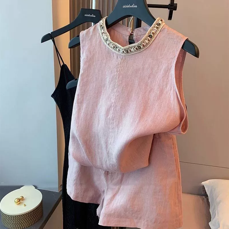 Розовый этнический стиль, плетеный льняной костюм с бисером для женщин, лето 2025, новый комплект из тонкого жилета и шорт, двухсоставной набор в корейском стиле.