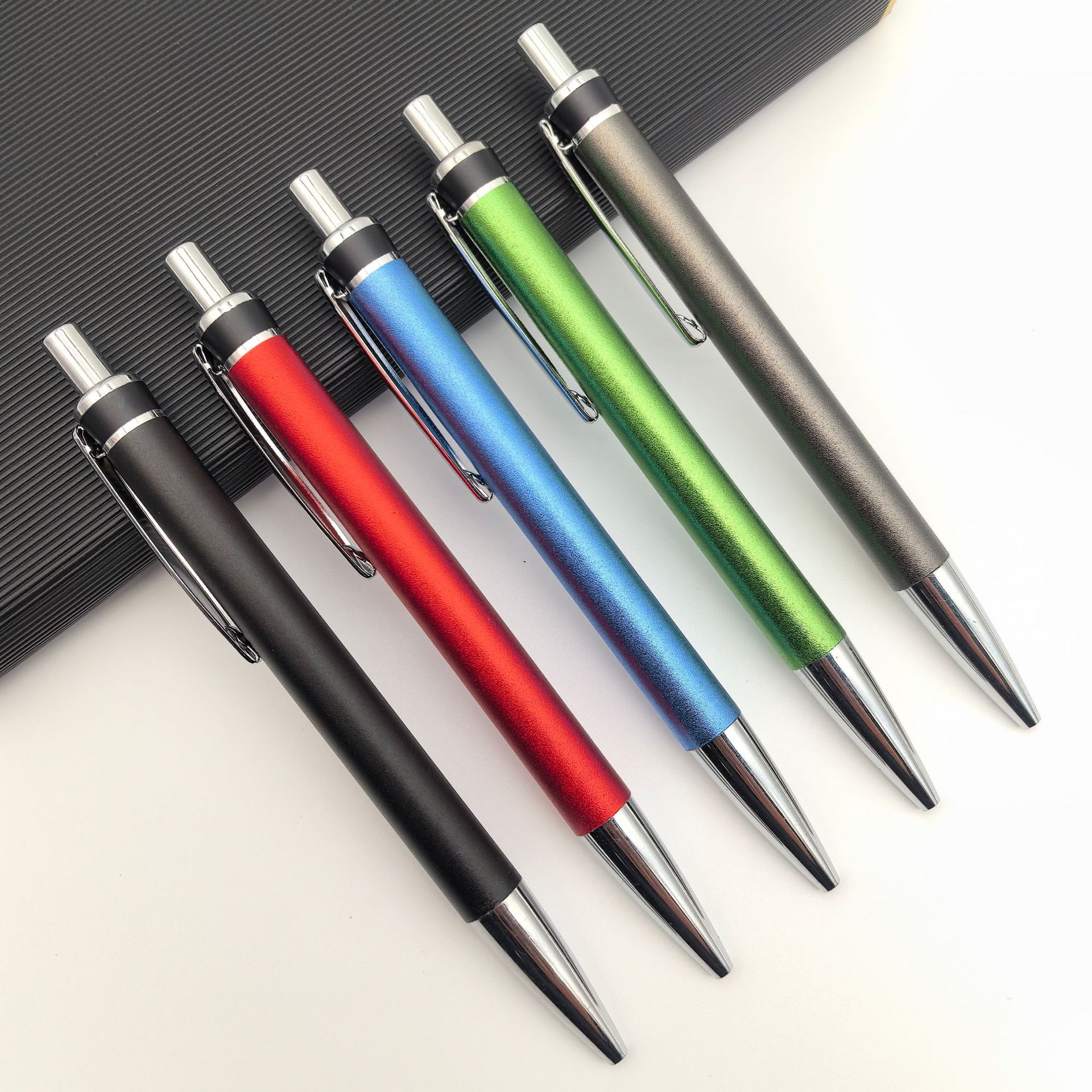 Bolígrafo de metal al por mayor aluminio esmerilado bolígrafo de regalo creativo bolígrafo personalizado logotipo de color láser