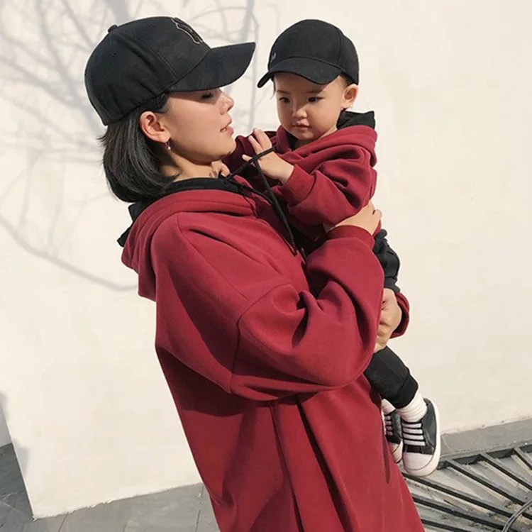 2023 Ropa de mujer traje de algodón Otoño e Invierno color sólido carta rojo suéter de doble cara sombrero de doble capa familia tres padres-niño ropa