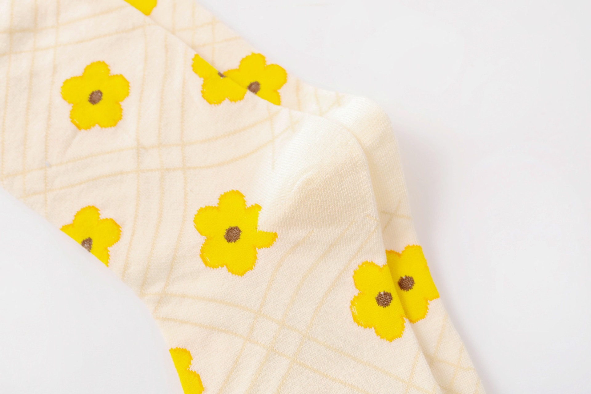 64g Weight Breathable Function Flower Pattern Yellow Color One Size Size Korean Small Flower Tube Socks Cute Retro Style Cotton Socks Four Seasons Thin Section 8