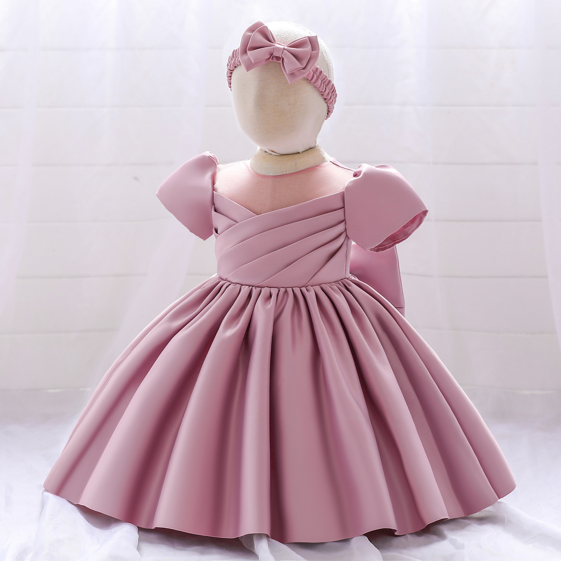Nueva llegada del bebé niños Amazon vestido de novia niña manga corta color sólido forjado paño lavado vestido bebé un año de edad vestido de princesa