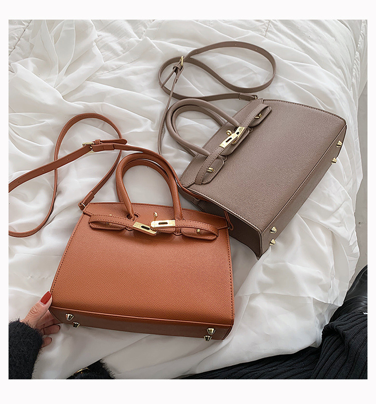 Otoño E Invierno De Alta Calidad Popular Kelly Crossbody Bolsa 2021 Nuevos Bolsos De Nicho De Las Mujeres De Moda Todo-fósforo Bolso De Hombro display picture 3