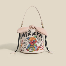 �羳���Q�n�泱���e�μ��Ҹ��2025�¿��Ů��ͨС��ӡ��ˮͰ��