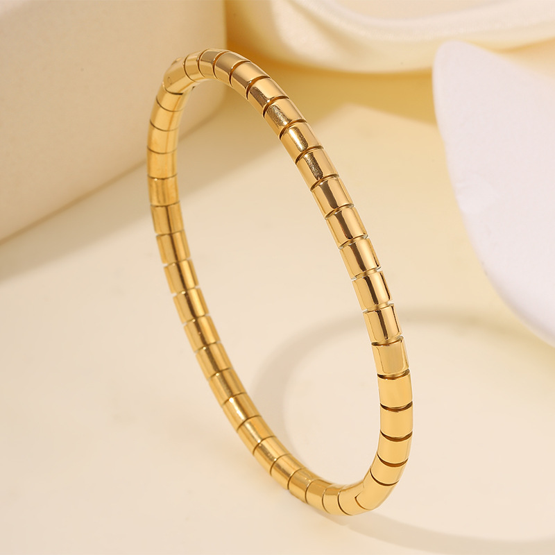 Pulsera de acero titanio, brazalete abierto de cadena de serpiente redonda que no se desvanece, pulsera para mujer, artículo de moda transfronterizo, pulsera de acero inoxidable de lujo ligero.