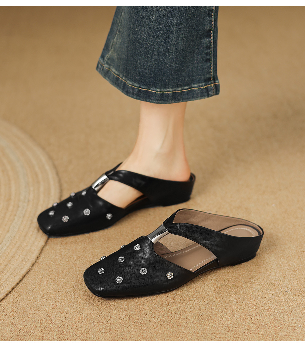 Dép sandal nữ quai chữ V đế bệt da cừu hoa nổi — đen chi tiết 11