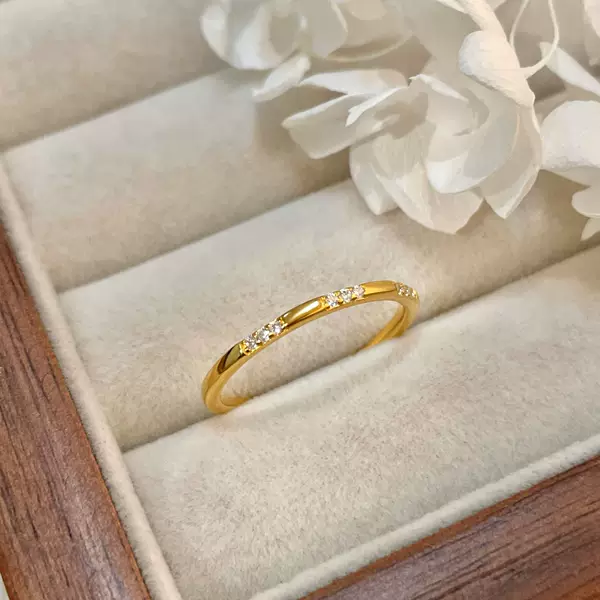 S925 Sterling Silver Ring Plated with 18K Gold, Micro-Encrusted with 9 Small Diamonds, Stackable, Minimalist Style, Suitable for Index Finger or as a Pinky Ring