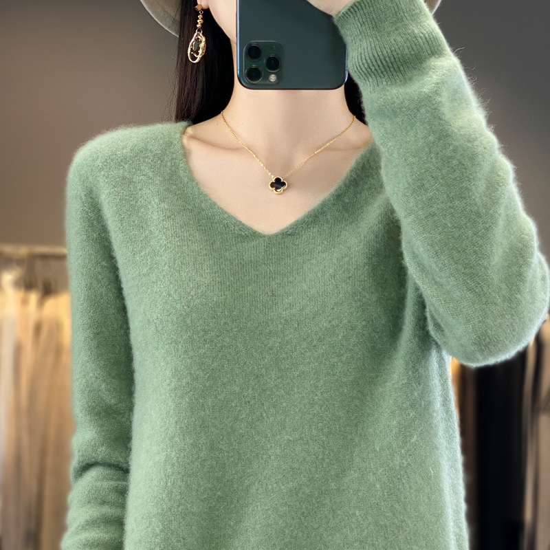 2023 New Autumn and Winter V-Neck 100% Pure Wool Bottoming Shirt, Thin Inner Knitted Bottoming Loose Sweater