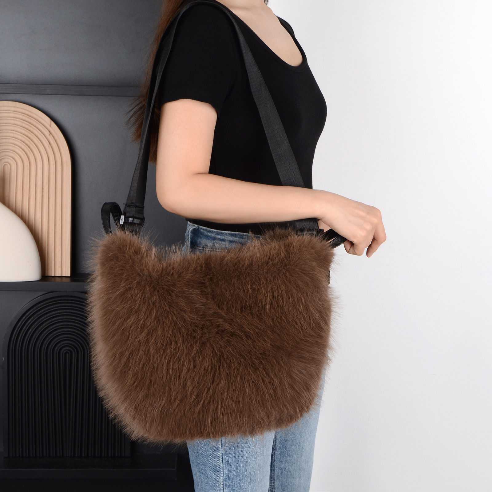 Comercio exterior nuevo bolso de peluche de hombro único bolso de moda nicho bolso de mujer bolso de peluche de moda europea y americana bolso al por mayor image 5