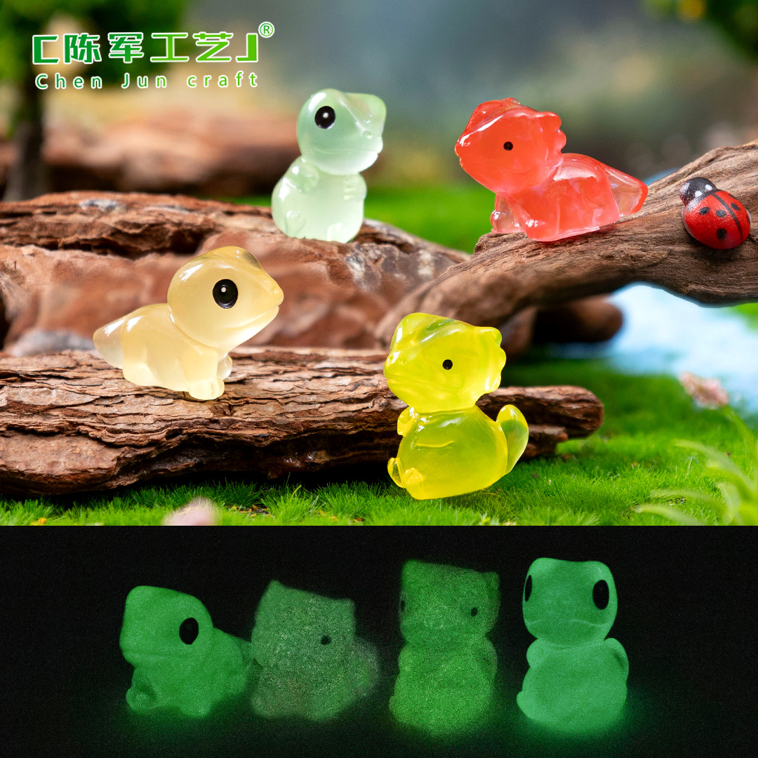 国境を越えた新商品の夜光はペットの大きさの目を守って宮の萌粒のコケの微景観のdiyの装飾品の部品の小さい置物を守ります。