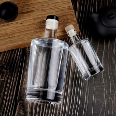 Supply of white liquor bottles, fruit wine bottles, and empty wine bottles—1-jin (500g) size—made from thickened transparent glass, perfect for sealing and portioning premium spirits.
