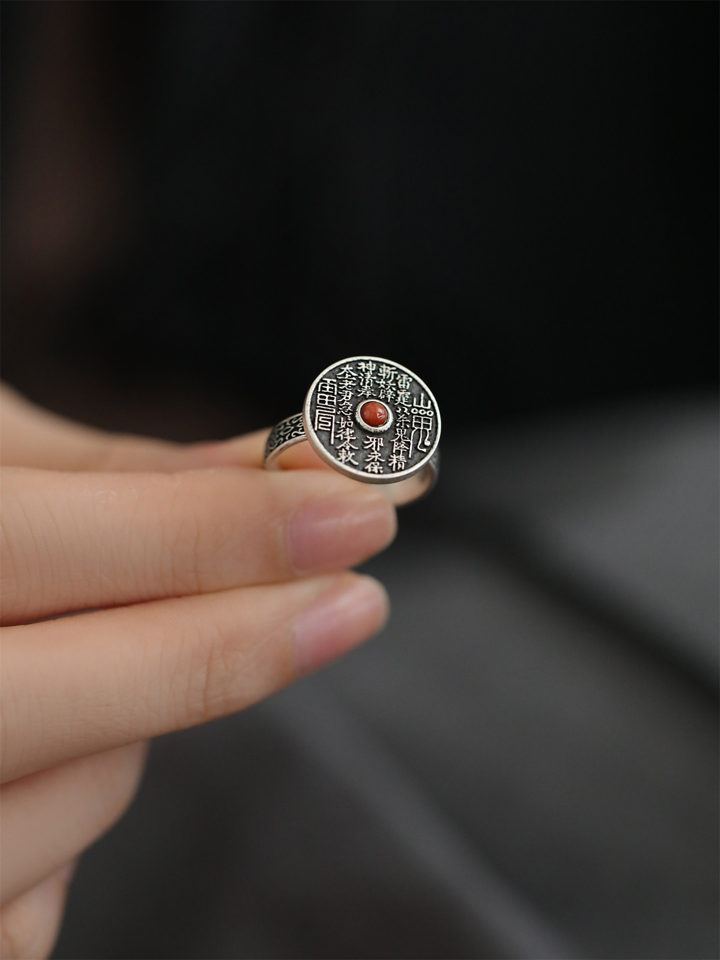 Novo S Pure Yintai Prata Montanha Fantasma Talismã Sul Ágata Vermelha Moda Jóias Anel de Arte Feminino Feito Abertura Antiga_voghion.com
