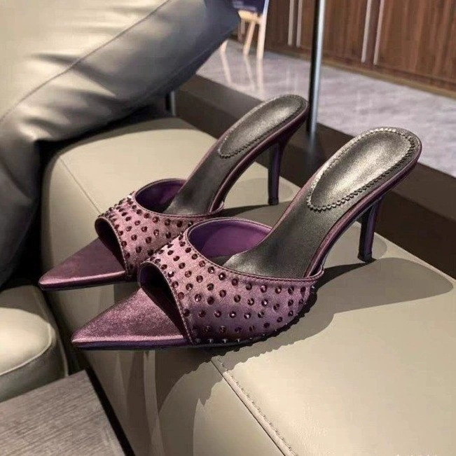 Женские тапочки на тонком каблуке в стиле Chanel, новые весенние модные босоножки с открытым носком 2025 года со стразами и пайетками.