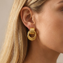 �羳�׺ΈA�h���hŮ���s�߼��ж������P�僽�ƴɫ�W�����Ʒ���l