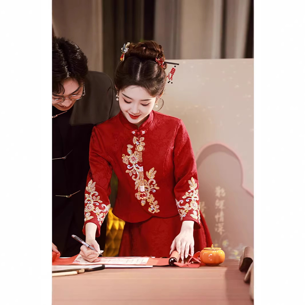 In-Stock Wholesale Bridal Qipao 2026 New Model Petite Engagement Dress Wedding Chinese-Style Modified Xiuhe Dress