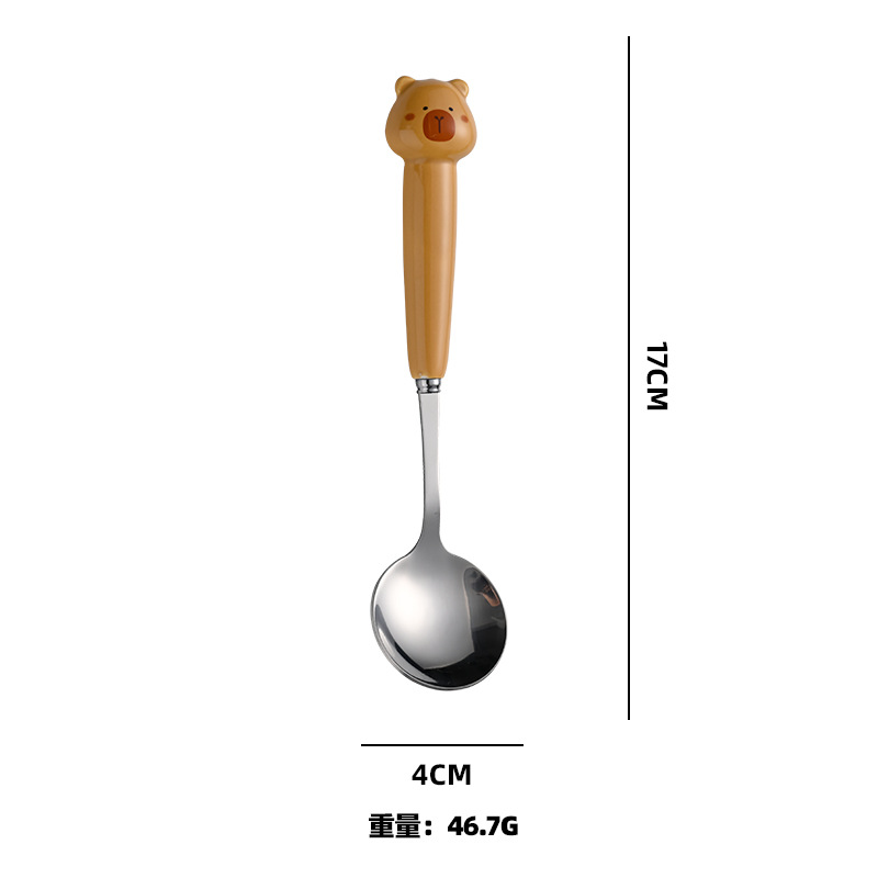 큰 갈색 곰 숟가락