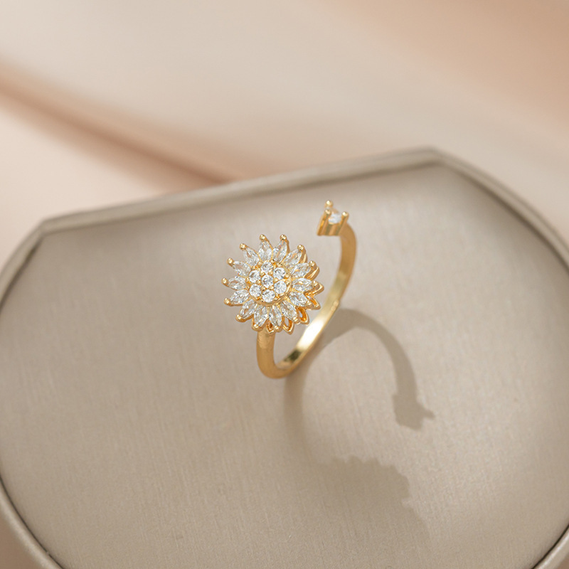 【Titanium Steel】Cross-border bestseller, full diamond light luxury non-fading open ring for women, zircon leaf ring with a high-end feel