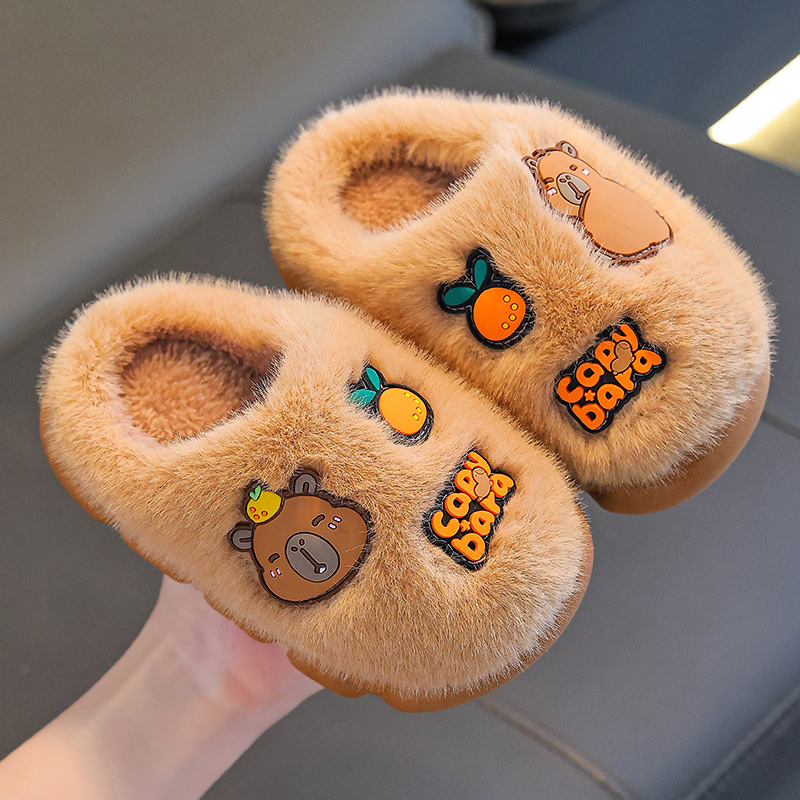 Zapatillas de algodón para niños Capibara, invierno para niños, niñas y niños, calentamiento y terciopelo para padres e hijos en el hogar, zapatos de algodón para niños medianos y grandes.