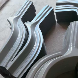 驾驶室及配件;车身及附件;库存汽摩配件