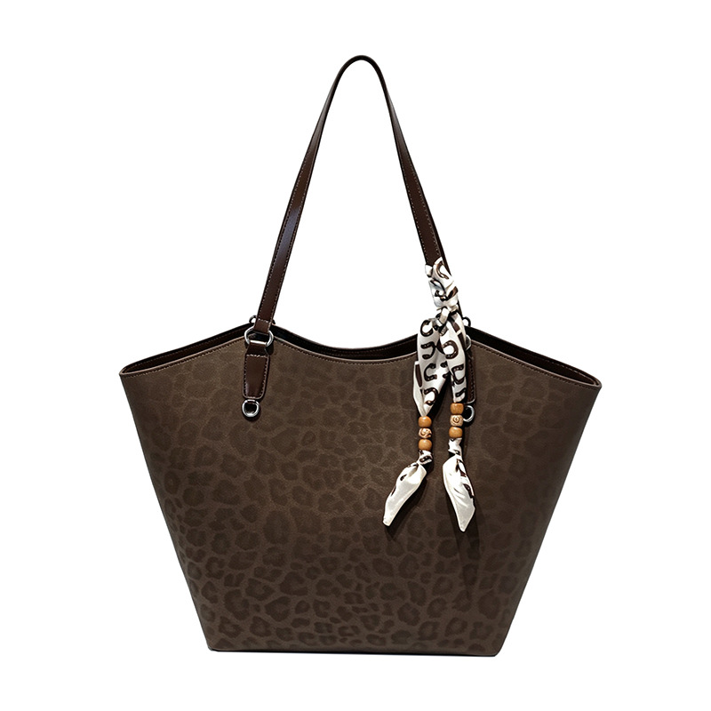 Bolso popular de este año para mujeres 2026 nuevo bolso de mujer retrógrado leopardo bolso de mano de moda de gran capacidad bolso de hombro