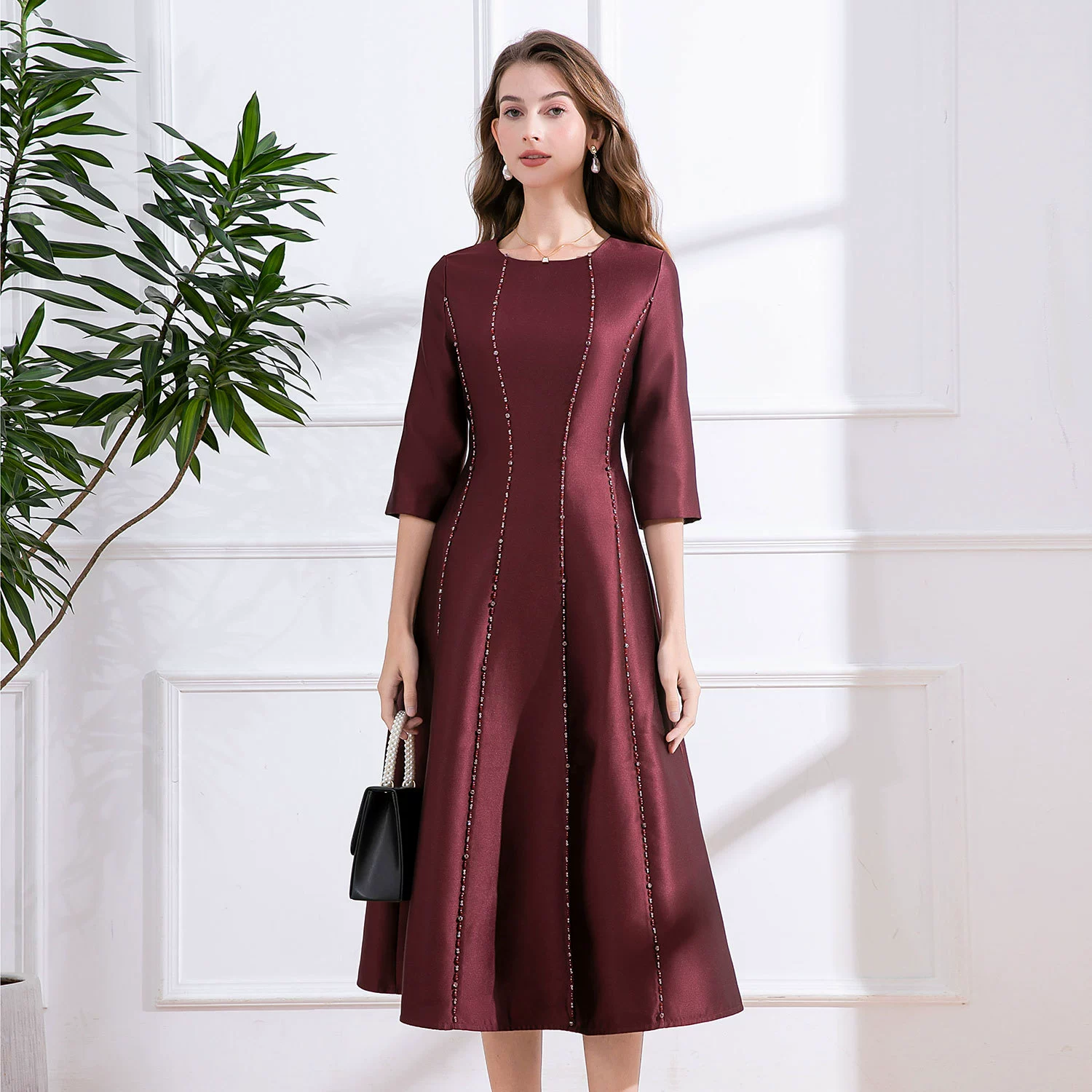 Шёлковое шерстяное платье нового фасона для женщин среднего и старшего возраста из Шэньчжэня, элегантное платье для молодых бабушек, больших размеров, цельное, оптом.