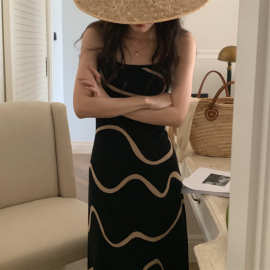 通勤chic春季新款法式轻熟气质不规则印花针织连衣裙女修身吊带裙