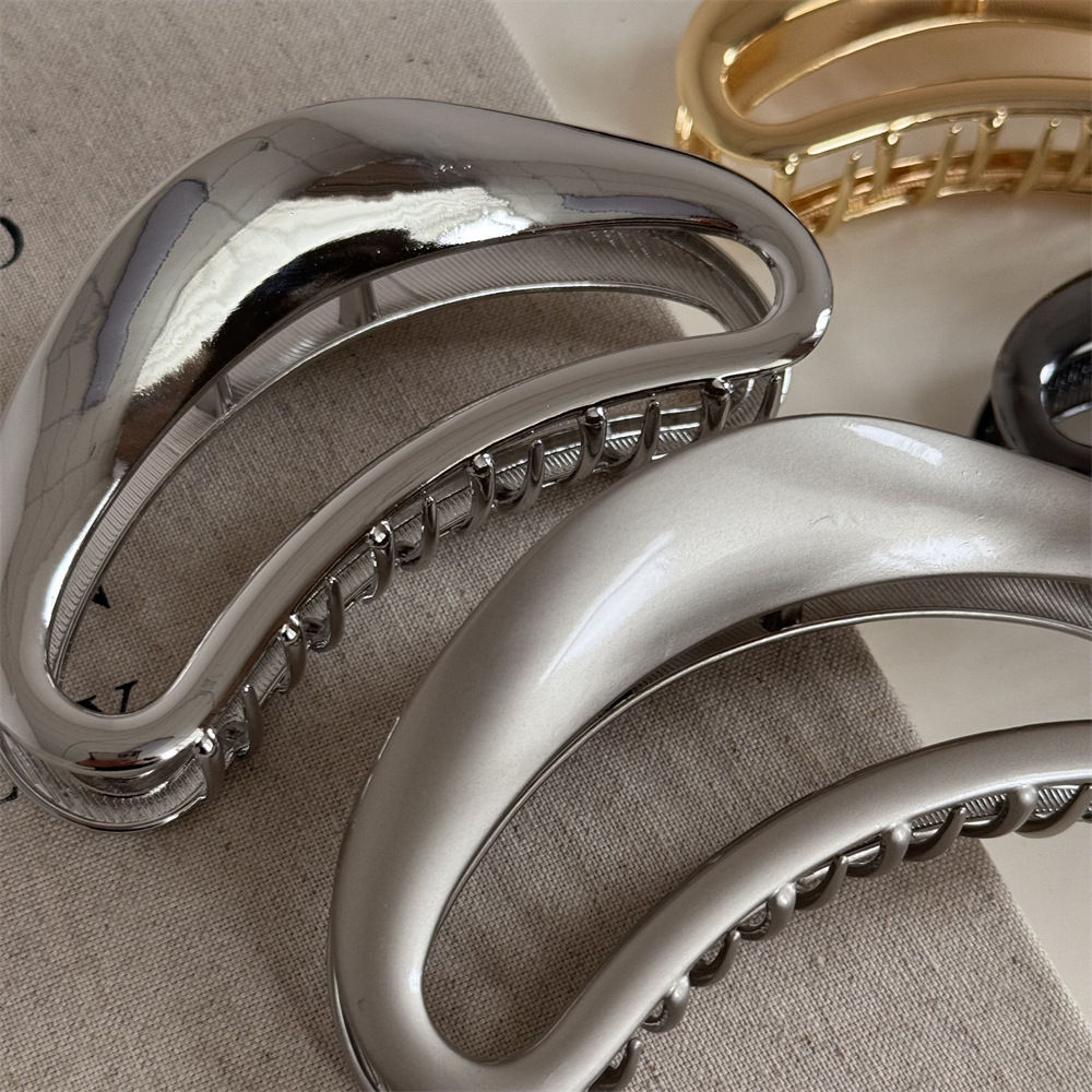 Holiday, Daily Occasion Women's Simple Style Classic Style Solid Color Alloy Hair Claws