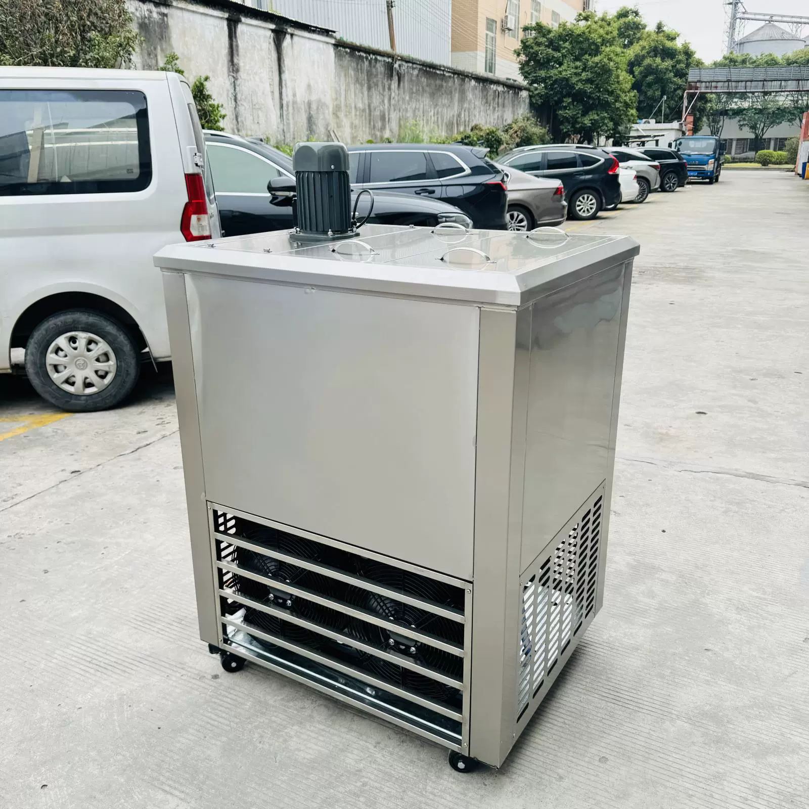 Прямые продажи с завода, производительность 350 кг в сутки, малогабаритный льдогенератор для строительных площадок, тоннелей, свиноферм, охлаждения, льдогенератор для ледяных плит и кубиков льда