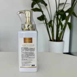 厂家供应初简熙润泽洗发液泡沫细腻乳状发丝顺滑何首乌精油洗发水