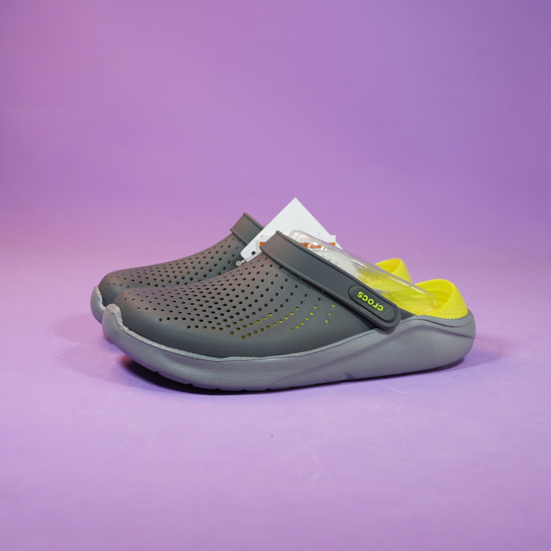 2023 새로운 LITERIDE CLAUGE 플랫 샌들 남녀 커플 비치 신발 구멍 신발 | 204592