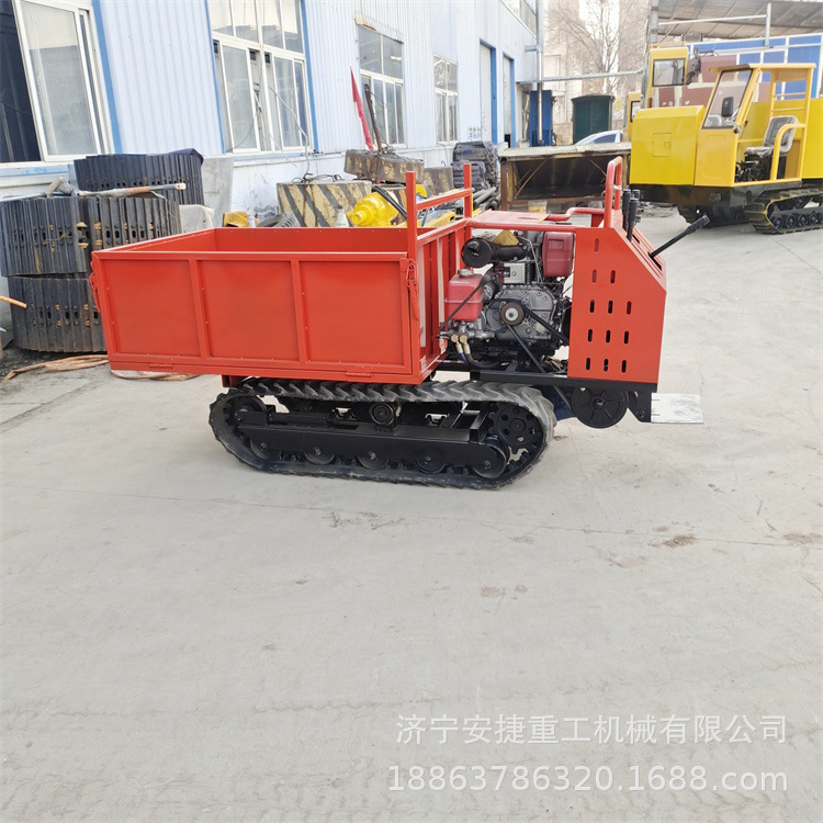 农用山地果园履带运输车 轻巧灵活好操作 带吊机小型爬山虎运输车