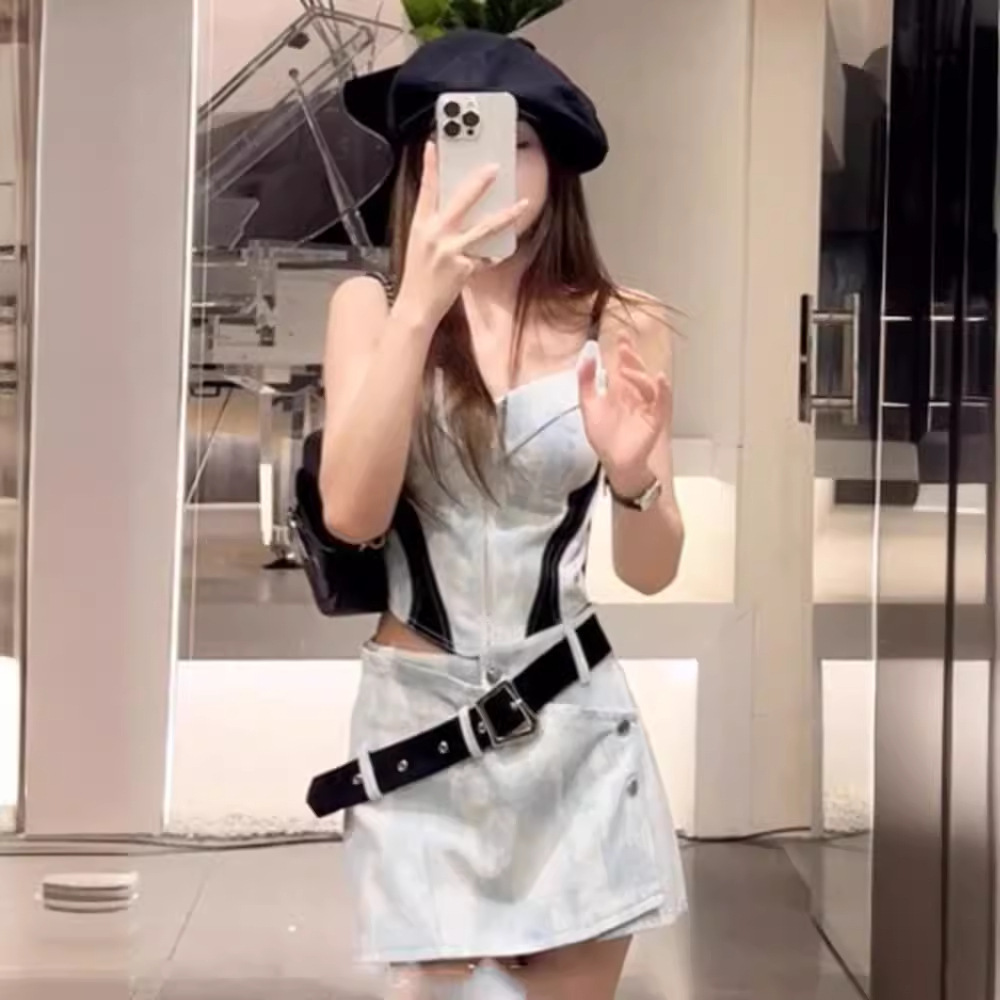 Bộ hai mảnh áo hai dây phối quần ống rộng phong cách lạnh giá mùa hè — Màu xanh lam nhạt