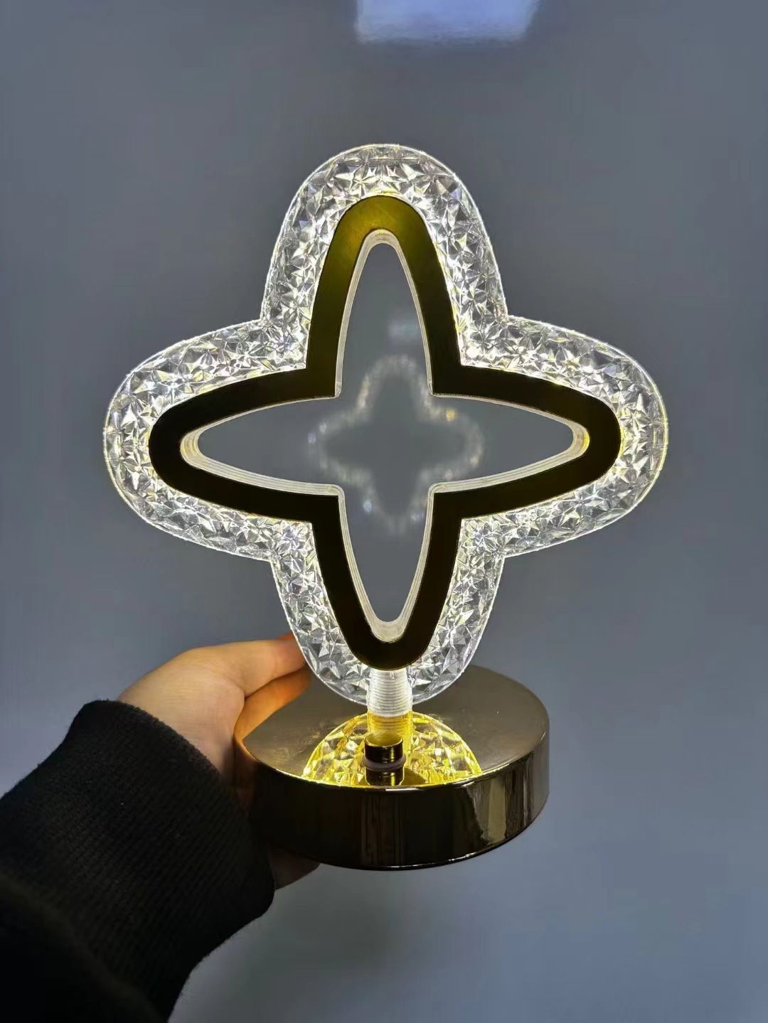 황금 네 잎 클로버