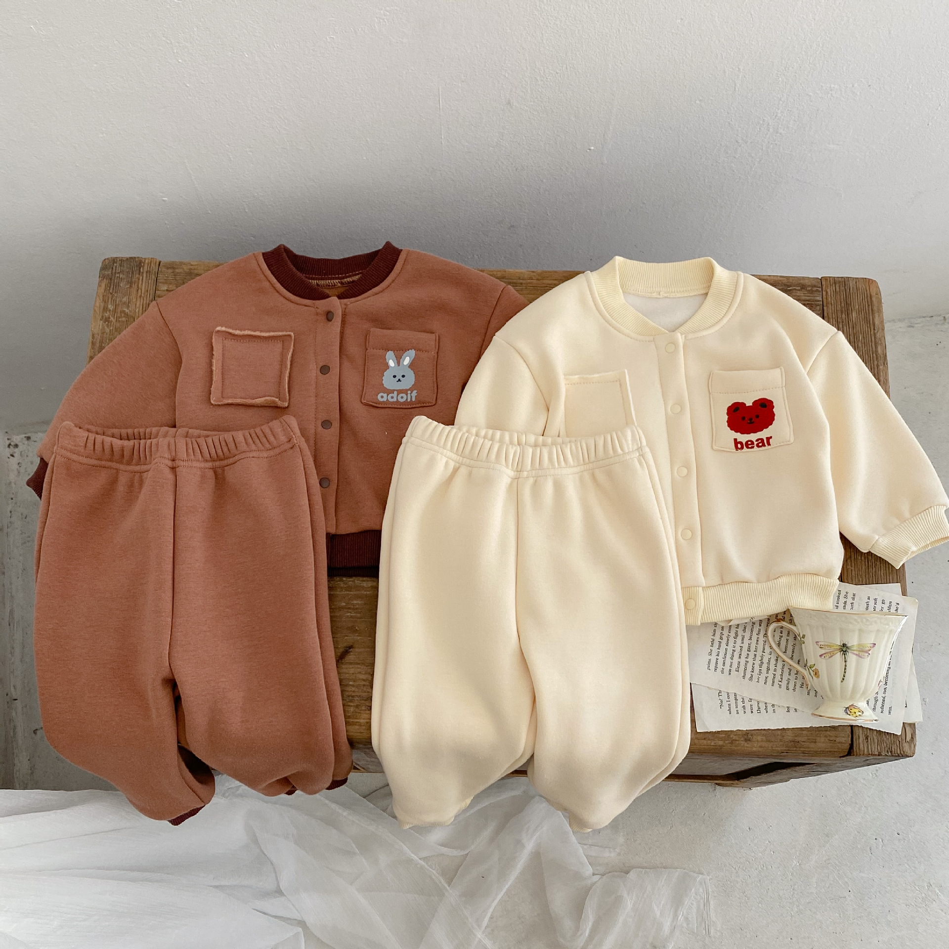 2024 Spring Autumn Baby Boys Girls Rabbit and Bear Printed Coat+Pants with Velvet Warmth Set_voghion.com