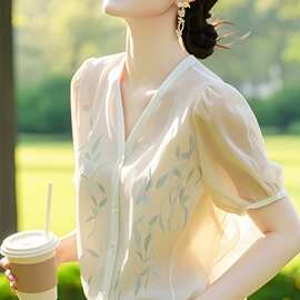 法式小清新短袖雪纺衬衫女夏季2025新款气质优雅印花小衫V领上衣