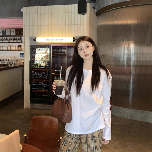 Simple and Versatile White Crew Neck Long-Sleeve T-Shirt for Women, Autumn Casual Loose Fitting Slimming Base Shirt Top