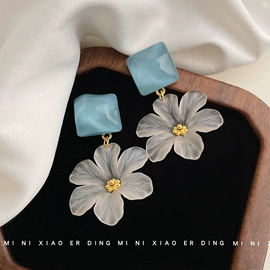 耳钉;耳环;戒指