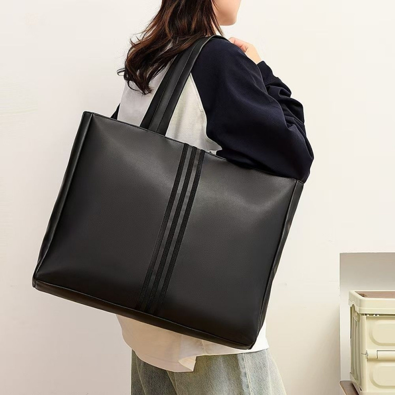 ▪潮牌新款通勤PU复古包包女包休闲大容量包百搭托单肩短途旅行