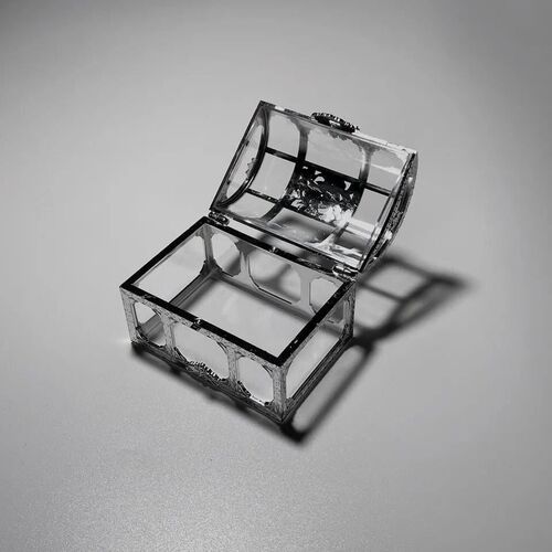 Bored and hide your own treasure! Vintage high-quality transparent treasure chest jewelry box.