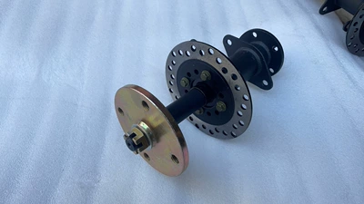 Motorcycle frame: Rear Axle Rear Axle - half-shaft-short-style-four-holes-diagonal-10-flange