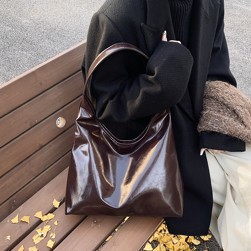 커피색