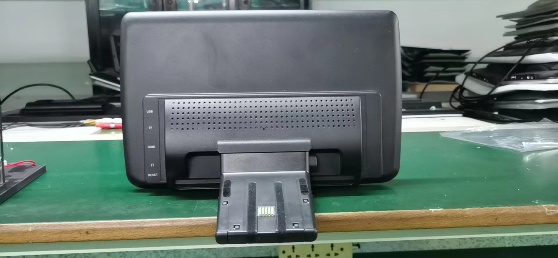 Direct sales 11.6inch Mercedes-Benz Android display dedicated external Android BMW 13.3inch Mercedes-Benz headrest display