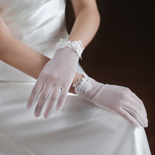 WG056 Elegant Lace Wedding Gloves Super Fairy White Short Mesh Wedding Dinner Bridal Gloves