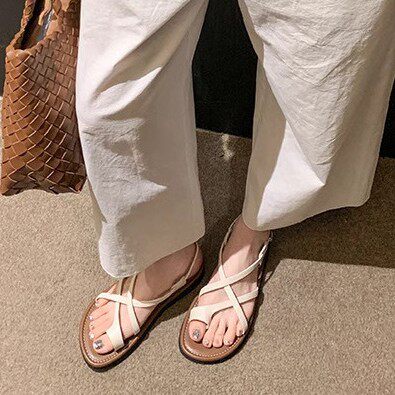 Soft Leather Flat Toe Sandals Women's 2025 Spring New Niche Casual Holiday Beach Shoes Thick Sole Roman Sandals