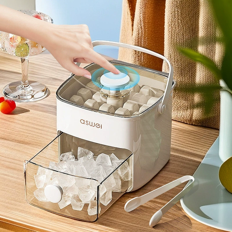 Нажатие на ледяную решётку для льда