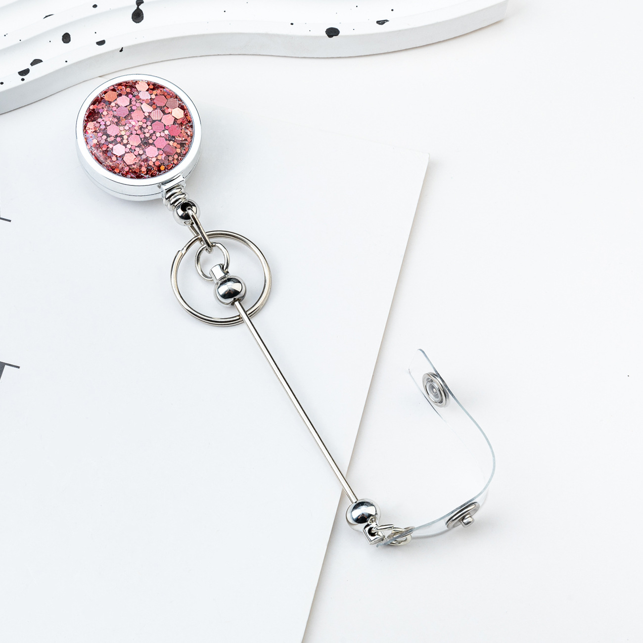 Spot diy cuentas polvo brillante sequinilla fácil de tirar de la tarjeta de pecho médico y enfermera certificado retráctil fácil de tirar de la hebilla