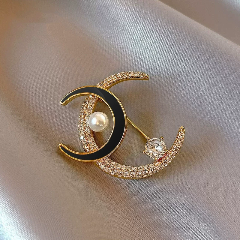 Не зови меня двойной C Brocar, пожалуйста, зови меня буквой Brooch двойной C