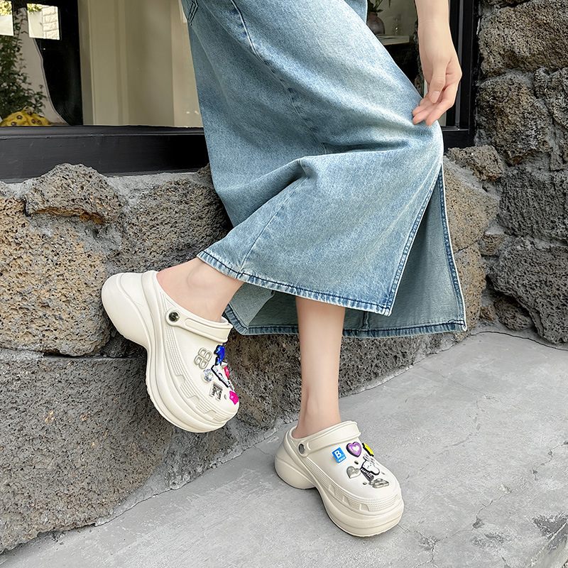 Thick-soled slippers women's hole shoes European and American ins trendy EVA soft-soled outwear sandals and slippers Paris Mule shoes